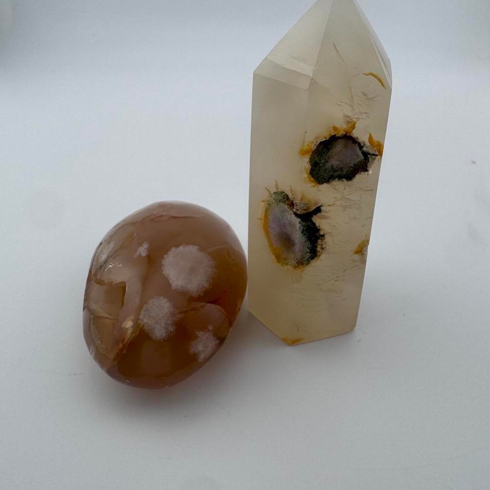 Flower agate Tower with moss and flower agate palm stone set